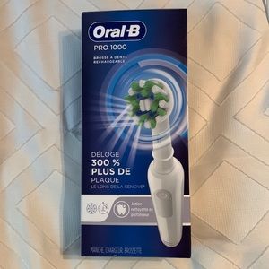 Oral-B Pro 1000 Electric Toothbrush